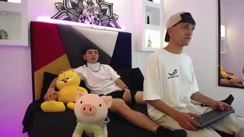 Snapshot of maiky_cooper chatting on 02-25-25, 04:03 Maiky Cooper online show from 02-25-25, 04:03