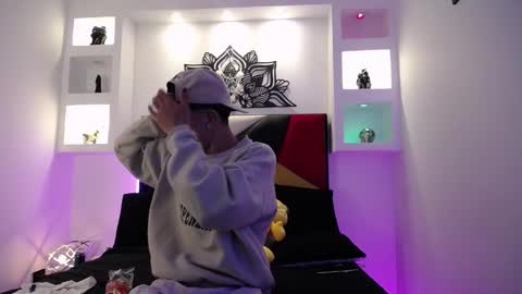 Snapshot of maiky_cooper chatting on 02-26-25, 03:21 Maiky Cooper online show from 02-26-25, 03:21