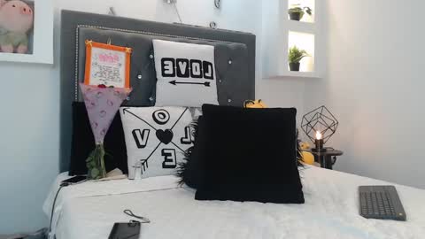 Snapshot of maiky_cooper chatting on 03-12-25, 08:08 Maiky Cooper online show from 03-12-25, 08:08