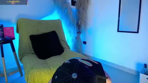 Snapshot of maiky_cooper chatting on 09-17-25, 08:54 Maiky Cooper online show from 09-17-25, 08:54