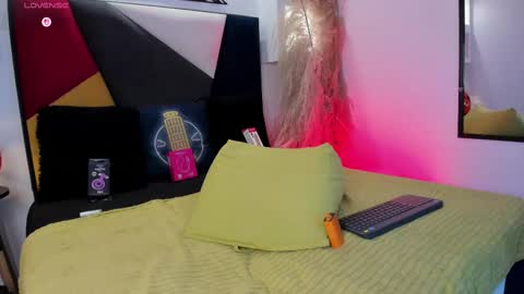 Snapshot of maiky_cooper chatting on 10-08-25, 09:12 Maiky Cooper online show from 10-08-25, 09:12