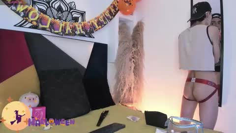 Snapshot of maiky_cooper chatting on 10-27-25, 09:08 Maiky Cooper online show from 10-27-25, 09:08