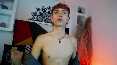 Snapshot of maiky_cooper chatting on 11-30-25, 08:35 Maiky Cooper online show from 11-30-25, 08:35