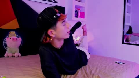 Snapshot of maiky_cooper chatting on 12-15-25, 08:13 Maiky Cooper online show from 12-15-25, 08:13