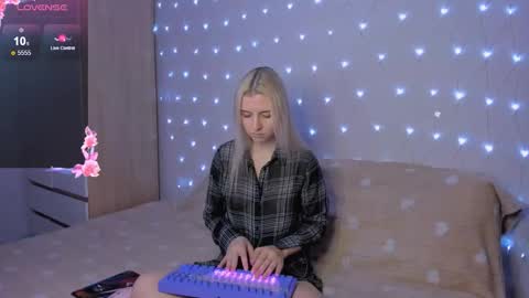 Your kitty online show from 10-22-25, 03:56