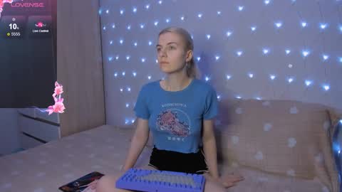 Your kitty online show from 11-18-25, 03:38