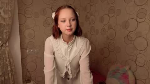 Snapshot of maisiemiller chatting on 10-14-25, 02:51 Maisie online show from 10-14-25, 02:51