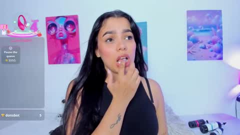 Snapshot of maithe_022 chatting on 09-25-25, 07:17 mai online show from 09-25-25, 07:17