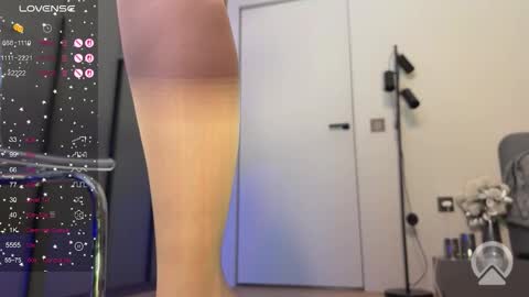 Snapshot of majestic_madam chatting on 02-26-26, 02:21 majestic_madam online show from 02-26-26, 02:21