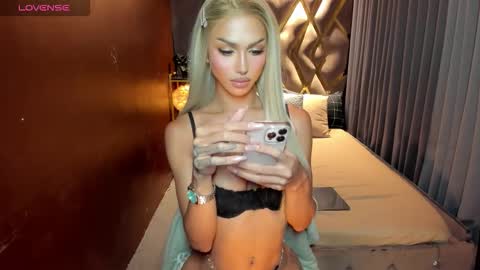 Patty Grey online show from 10-21-25, 07:20