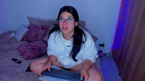 Snapshot of majo_gallego chatting on 04-09-26, 06:19 majito online show from 04-09-26, 06:19