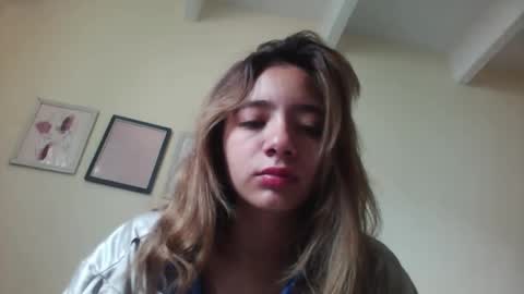 Snapshot of majo_gomezz chatting on 09-26-25, 03:27 majo_gomezz online show from 09-26-25, 03:27