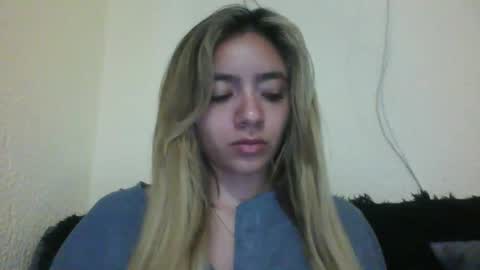 Snapshot of majo_gomezz chatting on 12-05-25, 01:25 majo_gomezz online show from 12-05-25, 01:25