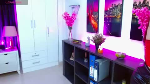 Makarena  online show from 07-29-26, 10:30