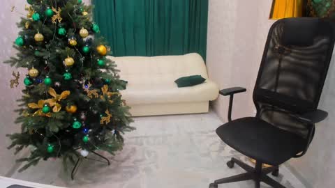 Chloe online show from 12-24-24, 03:27