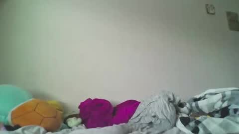 Snapshot of makeouthilldani chatting on 04-10-26, 12:27 hokulani online show from 04-10-26, 12:27