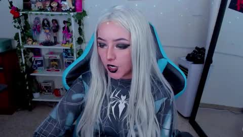 ...  ... online show from 11-23-25, 11:37