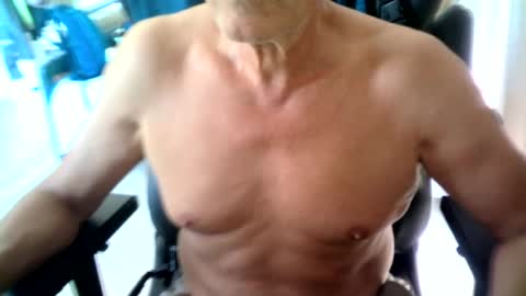 Snapshot of makis8989 chatting on 07-18-26, 07:45 makis8989 online show from 07-18-26, 07:45