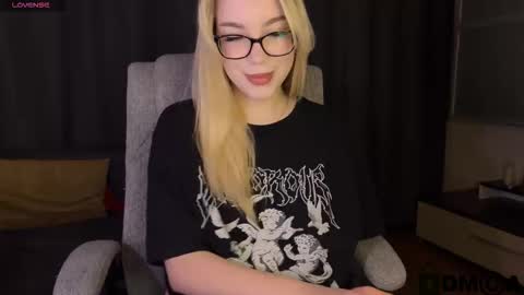 maksisisia online show from 03-17-26, 03:37