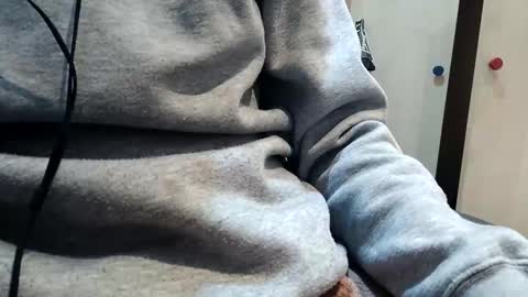 Snapshot of makukabig chatting on 12-15-25, 09:08 makukabig online show from 12-15-25, 09:08