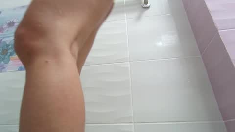 Snapshot of makulato chatting on 02-13-25, 04:39 Maya online show from 02-13-25, 04:39