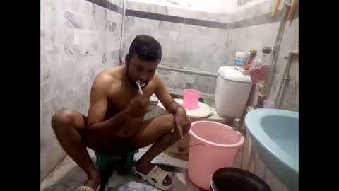 Snapshot of malang75 chatting on 10-27-25, 04:27 malang75 online show from 10-27-25, 04:27