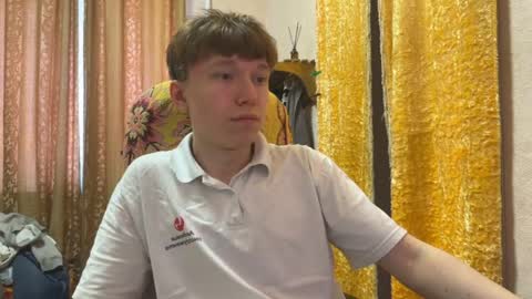 Snapshot of malcolm_yang chatting on 05-04-26, 12:01 Tom and Mark 3 online show from 05-04-26, 12:01