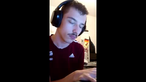 male20y online show from 06-10-26, 09:35