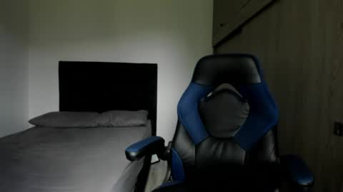 ADAM         online show from 04-17-26, 03:59