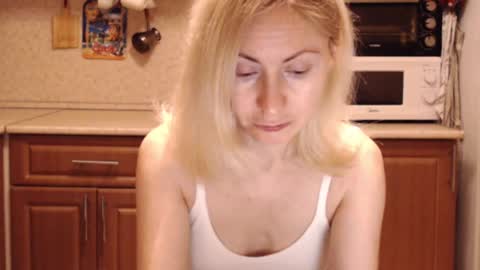 Malena online show from 12-13-25, 09:20