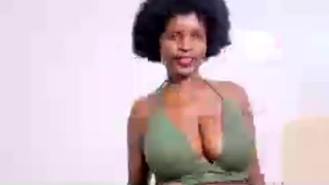 Snapshot of malia_baby chatting on 06-24-26, 02:49 malia online show from 06-24-26, 02:49