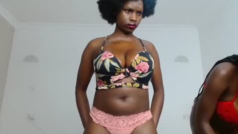 Snapshot of malia_baby chatting on 06-29-26, 03:24 malia online show from 06-29-26, 03:24