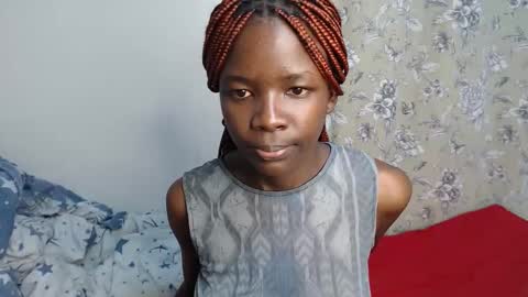 Snapshot of malia_latifa chatting on 01-12-26, 01:44 lati online show from 01-12-26, 01:44