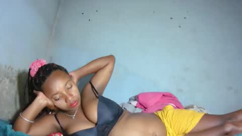 malinah01 online show from 10-09-25, 04:27