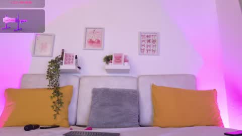 Snapshot of malka_bunnyrose chatting on 07-14-26, 08:36 Malka online show from 07-14-26, 08:36