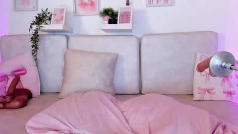 Snapshot of malka_burning chatting on 10-10-25, 09:25 Malka online show from 10-10-25, 09:25