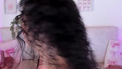 Snapshot of malka_burning chatting on 10-18-25, 08:53 Malka online show from 10-18-25, 08:53