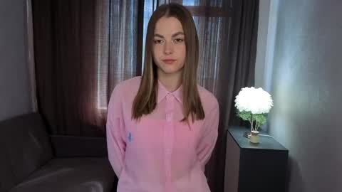 Mia online show from 06-03-26, 04:15