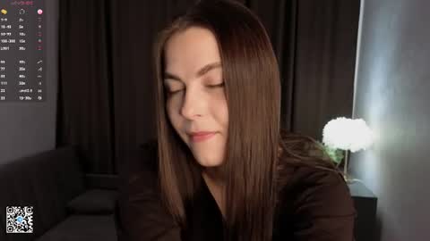 Mia online show from 06-23-26, 04:21