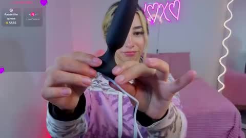 Malory  online show from 09-30-25, 07:19