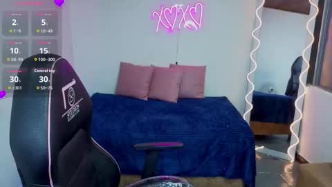 Malory  online show from 10-15-25, 07:03