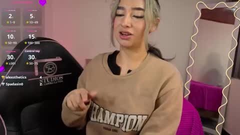 Malory  online show from 11-07-25, 07:14