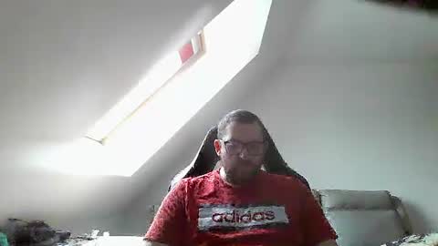 Snapshot of malou2927 chatting on 03-08-26, 01:04 breton online show from 03-08-26, 01:04