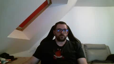 Snapshot of malou2927 chatting on 04-12-26, 08:58 breton online show from 04-12-26, 08:58