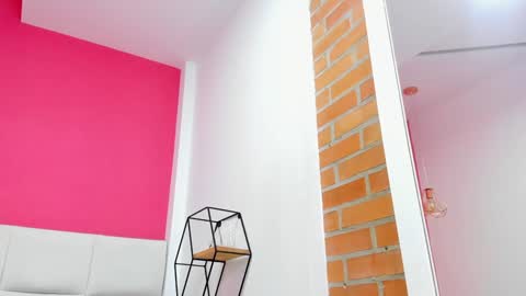 Snapshot of malu_horny_69 chatting on 12-20-24, 09:39 Melanie online show from 12-20-24, 09:39