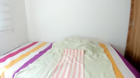 instagram  nueela   online show from 03-21-26, 07:06