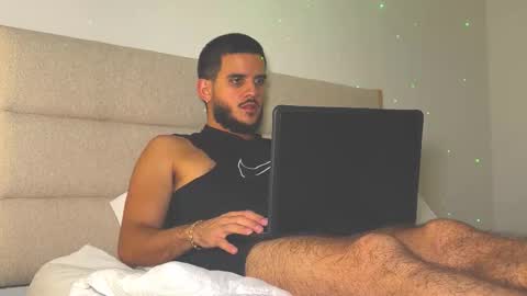 maluma09 online show from 10-30-25, 07:21