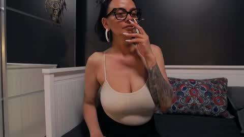 ioana love online show from 04-22-26, 08:21