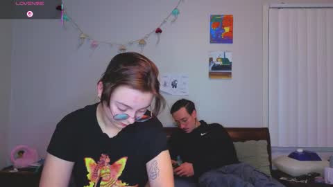 MamiCloudz online show from 12-16-25, 01:43