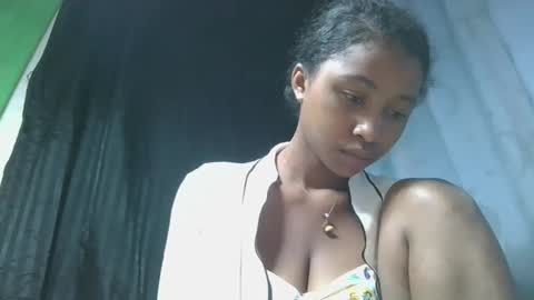 mamieriela online show from 04-23-26, 08:35